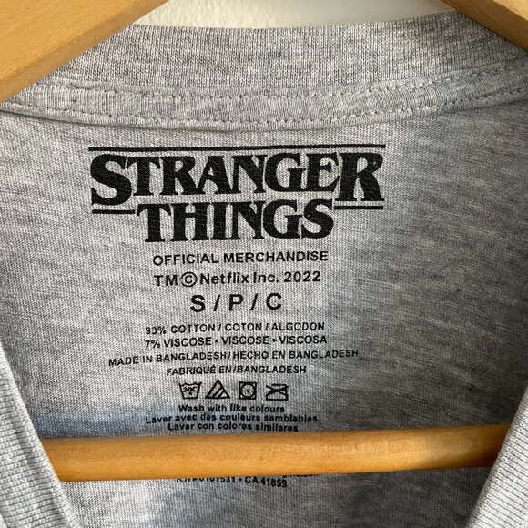 Stranger Things - Official Grey T-Shirt - Picture 4 of 4